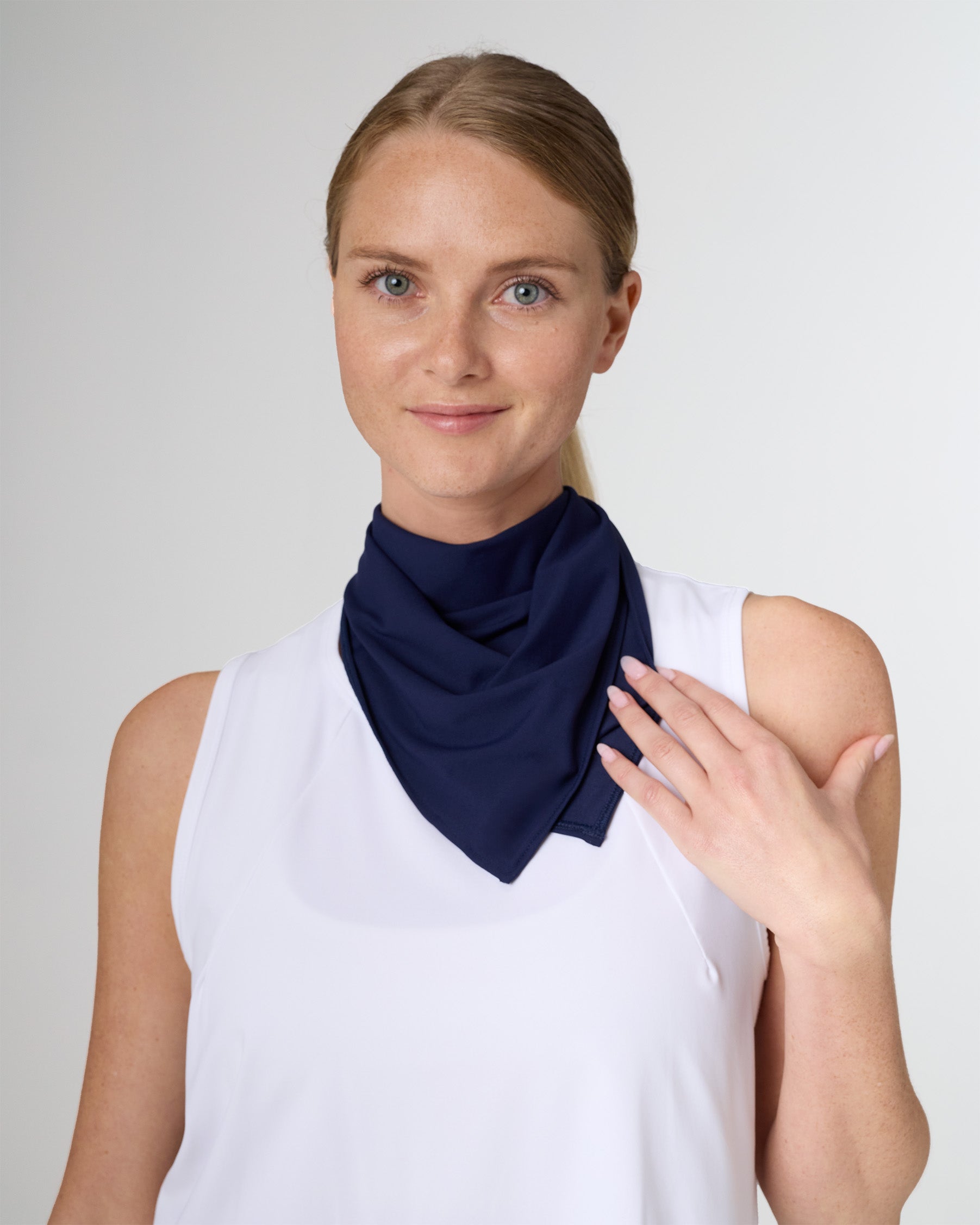 SOLE in color mare-blu, front view