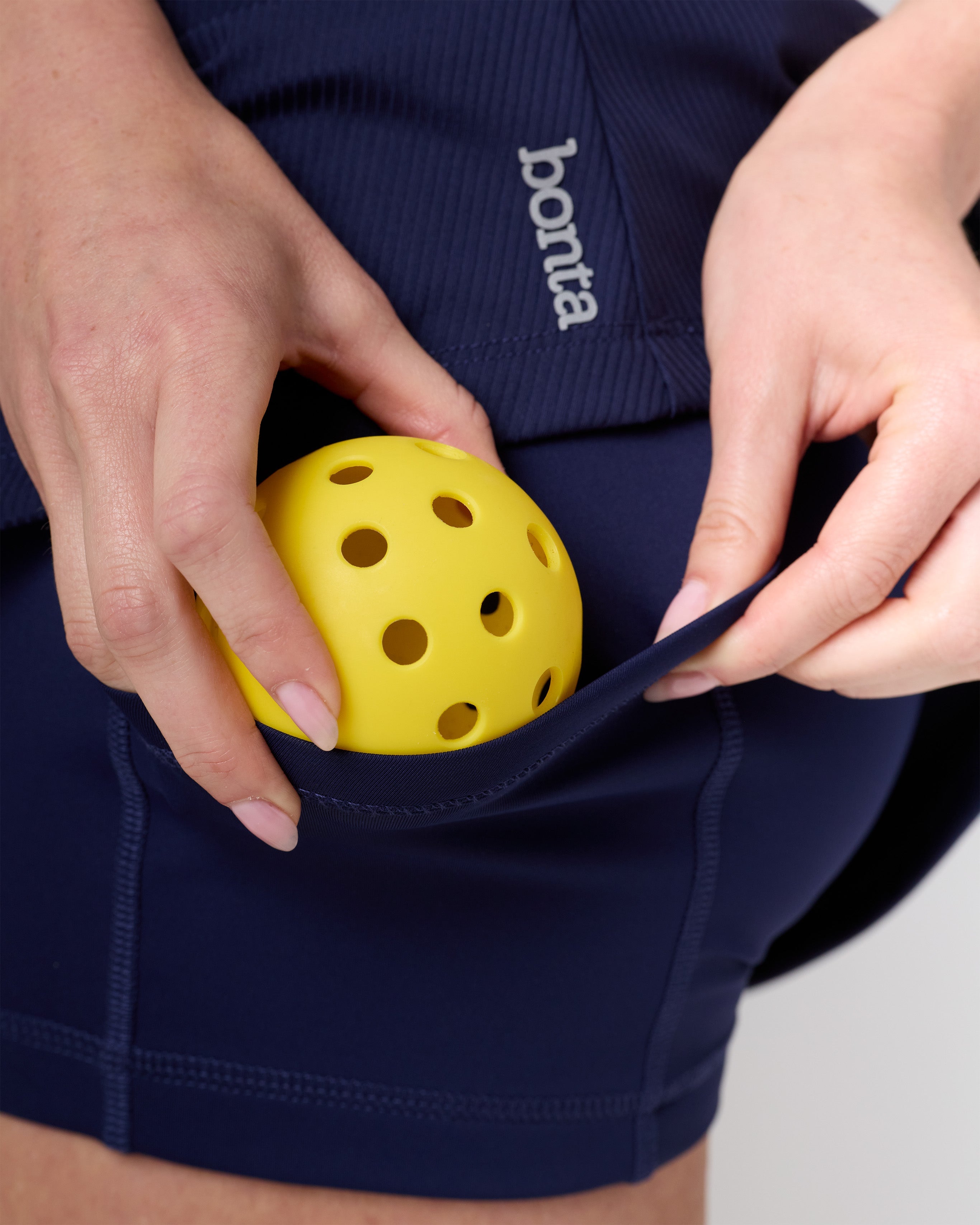 SICILY in color mare-blu, showing ball-in-pocket detail