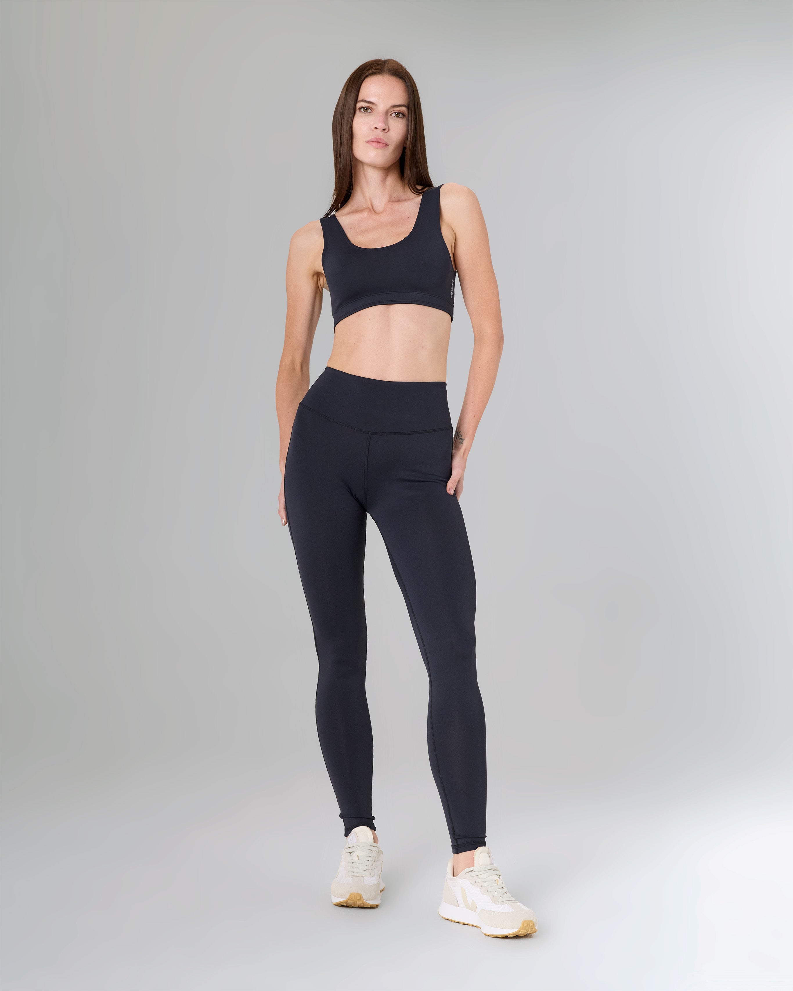 ROMA in color Black, free view