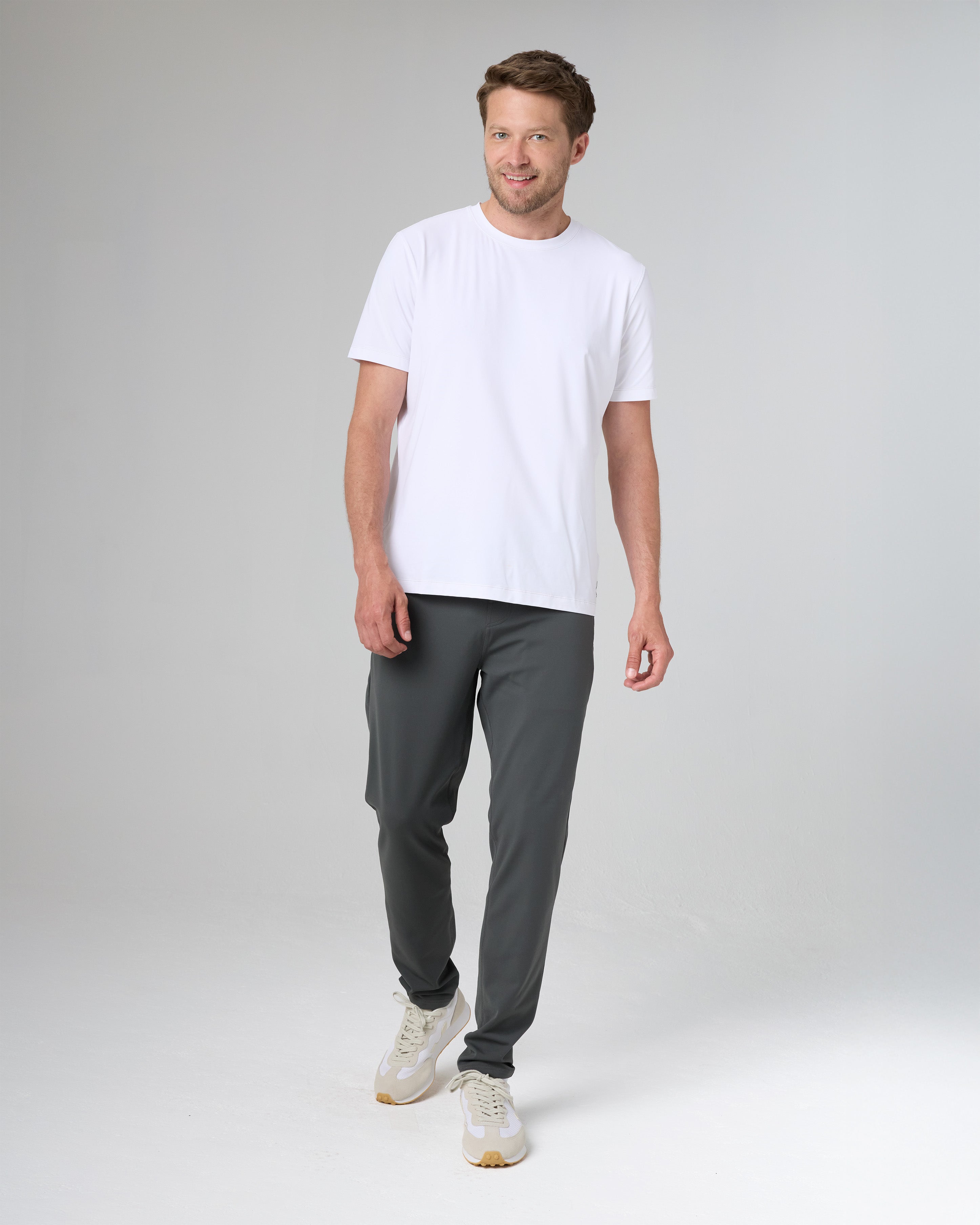 GIORNO in color grigio-medio, free view