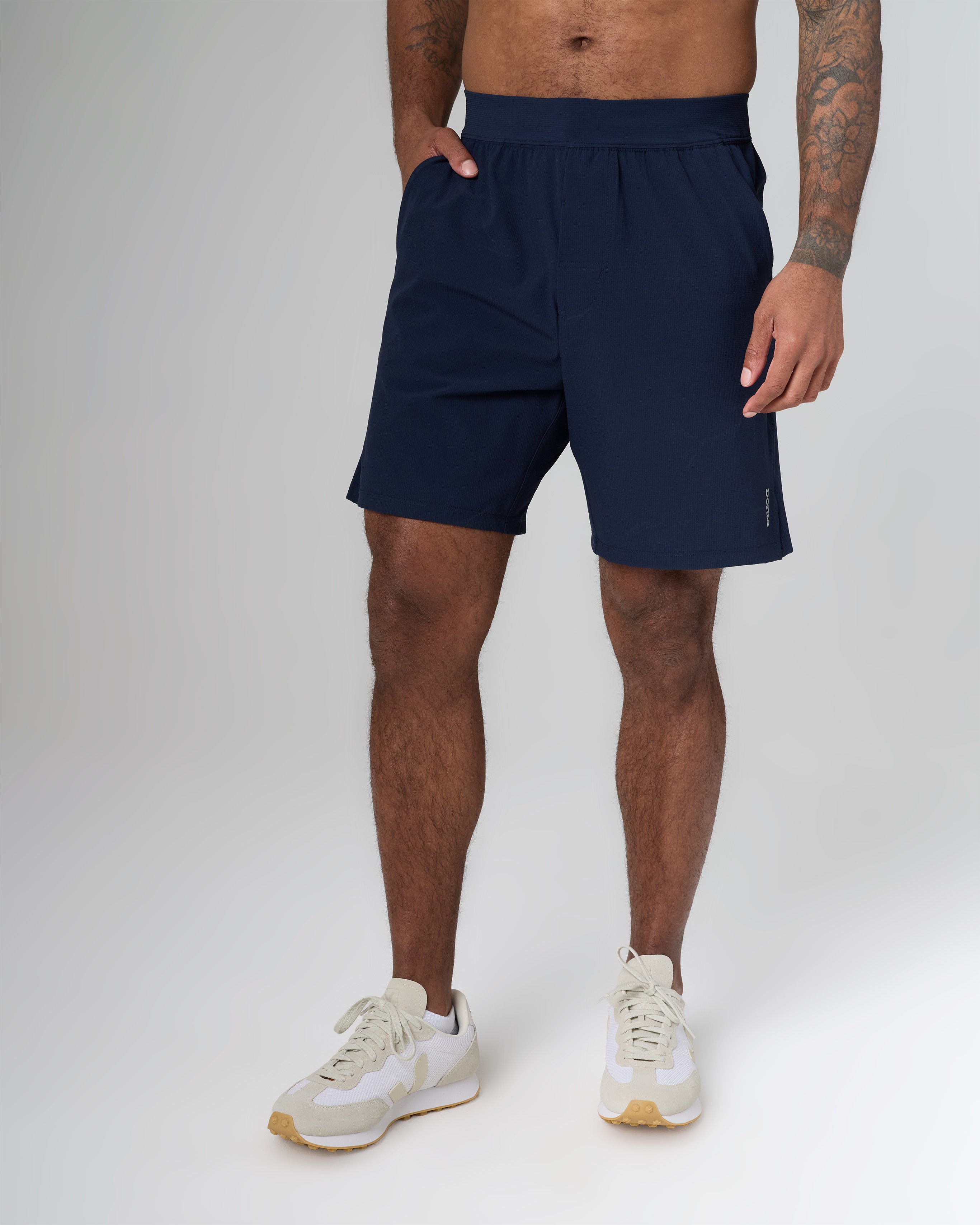 TERRAMARE in color Black, front view