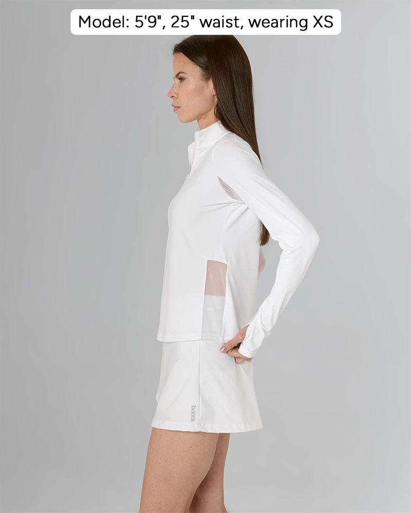 COMO in color Bianco, side view, Model: 5'9", 25" waist, wearing S