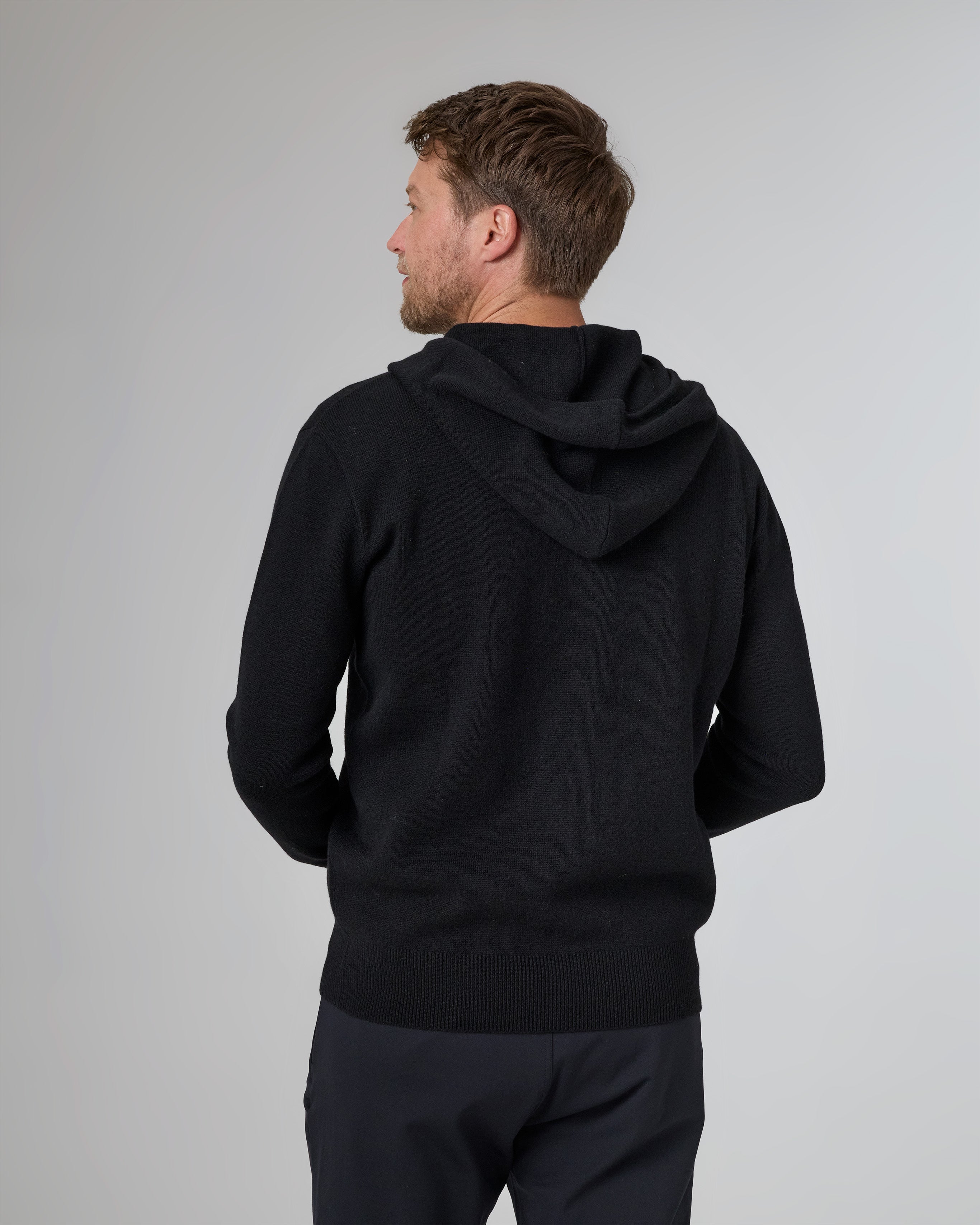 BELLAGIO in color Nero, back view