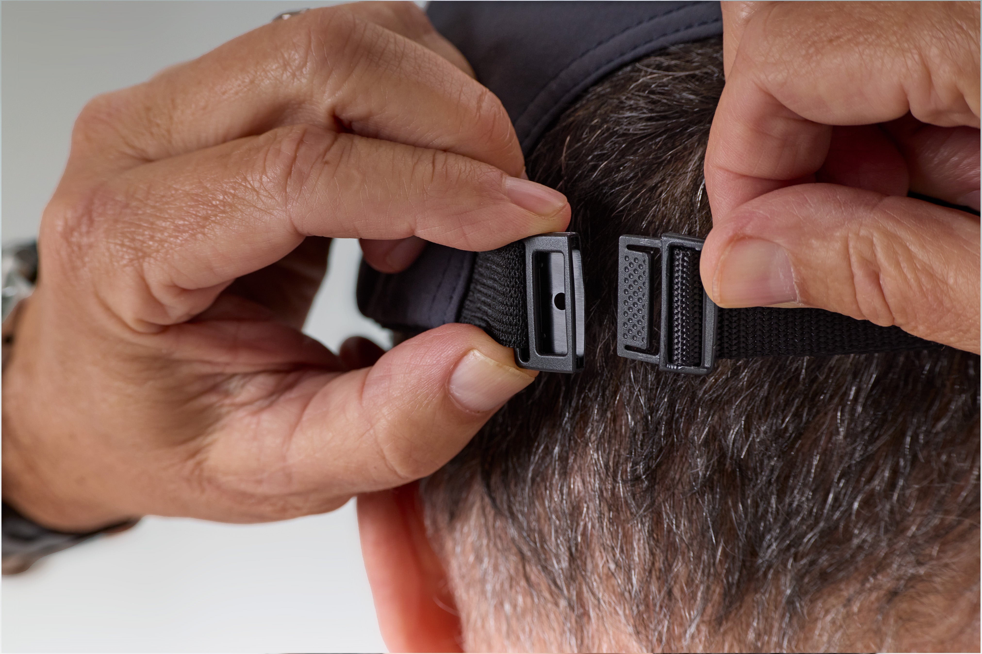 STADIO in color matte-grey, clip detail