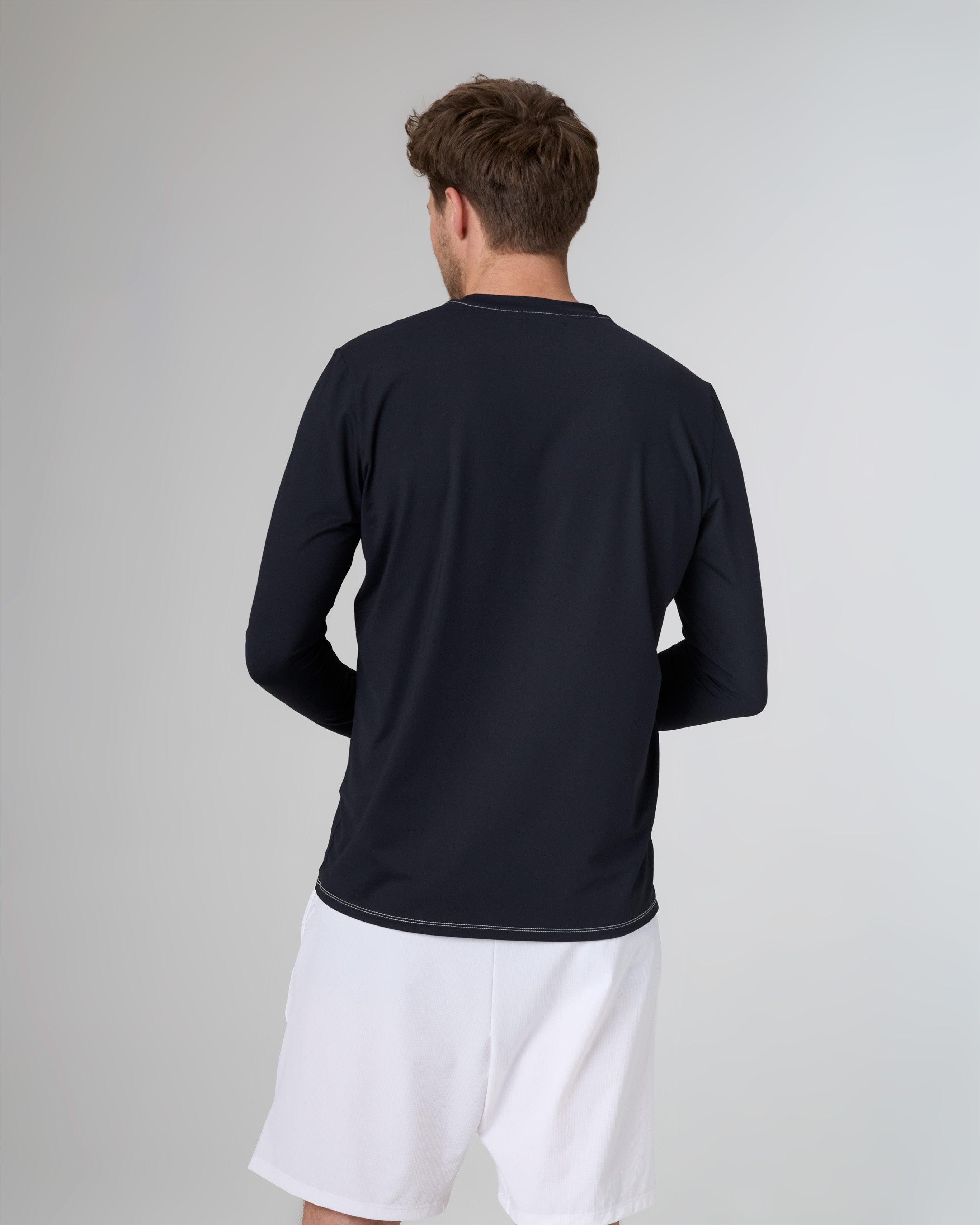 RIVIERA in color Nero, back view