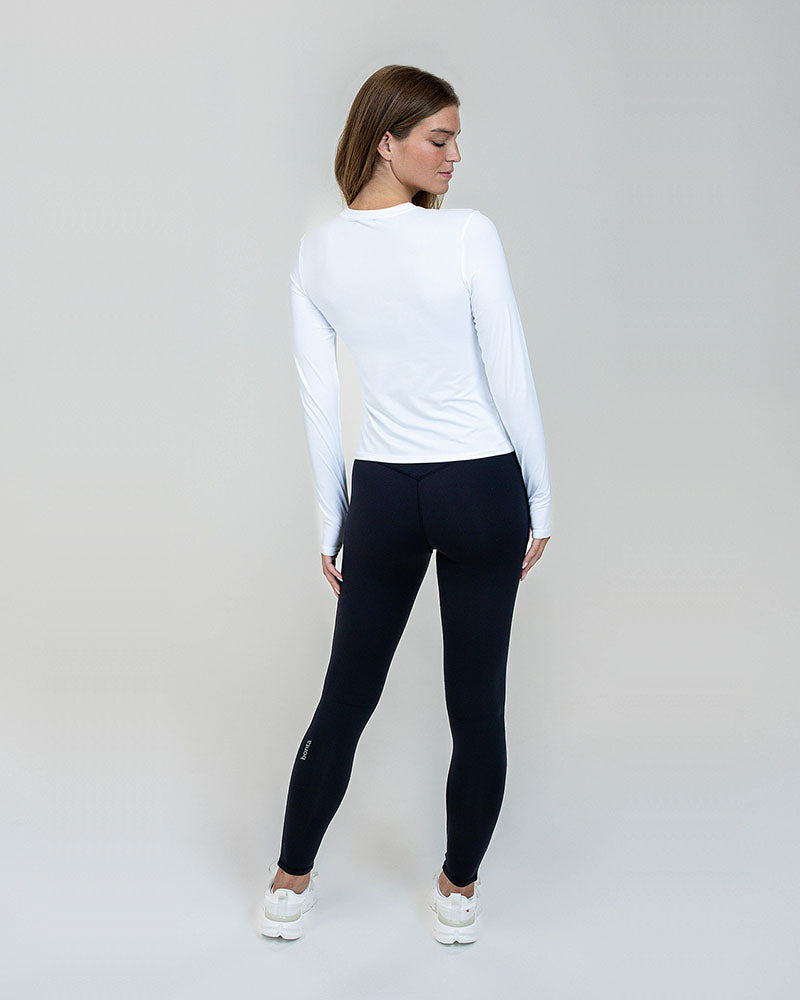Aria in color Bianco, back view