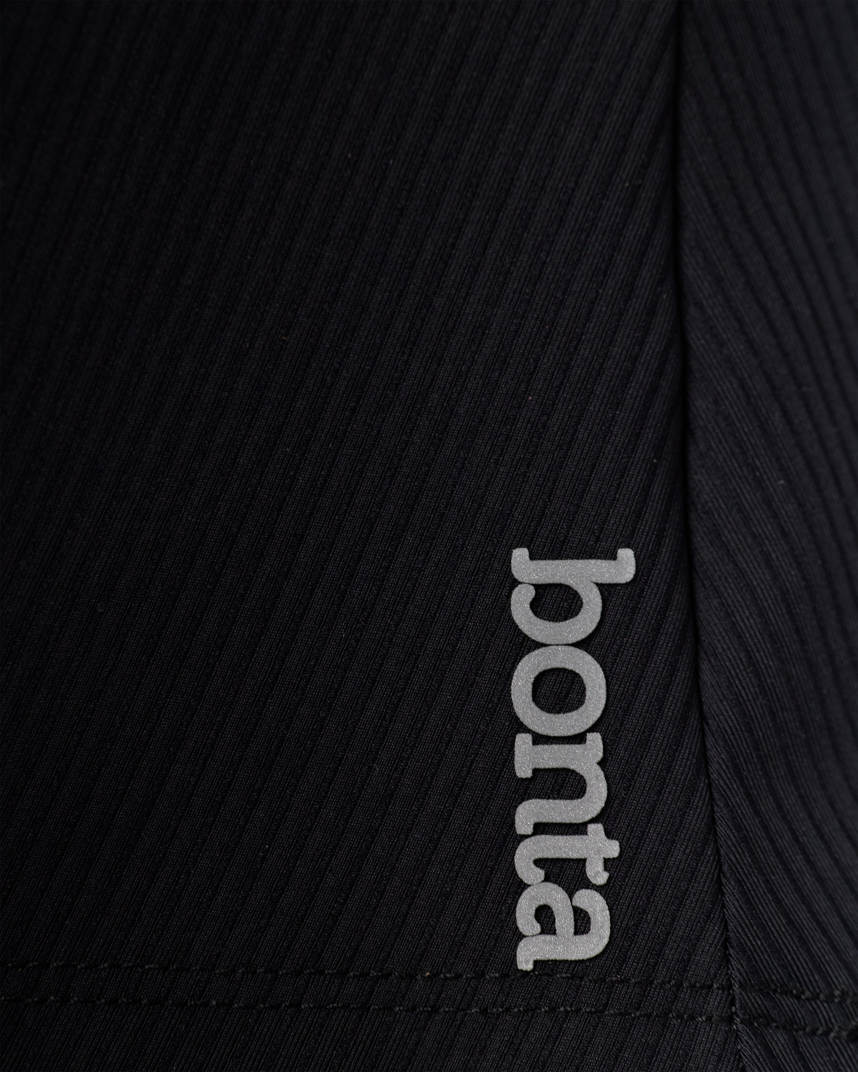 SICILY in color Nero, showing logo detail
