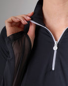 COMO in color Nero, zipper detail view